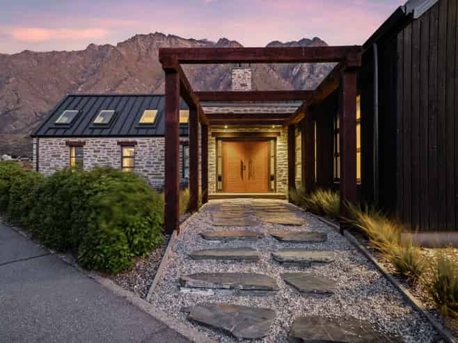 40 Cunninghams Drive, Jacks Point