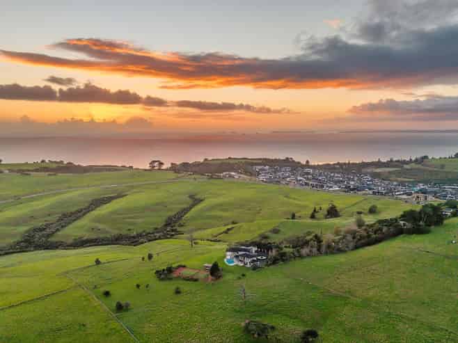 189 Vaughans Road, Okura