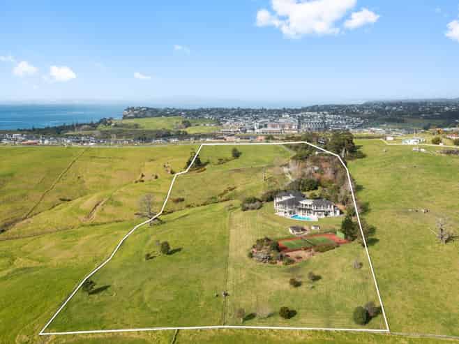 189 Vaughans Road, Okura