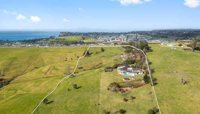 189 Vaughans Road, Okura