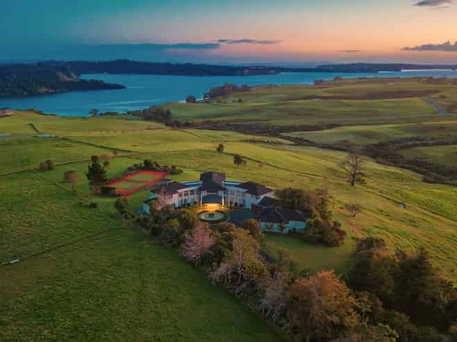 189 Vaughans Road, Okura