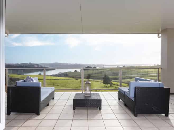 189 Vaughans Road, Okura