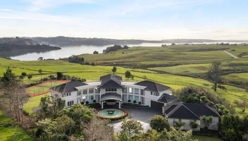 189 Vaughans Road, Okura