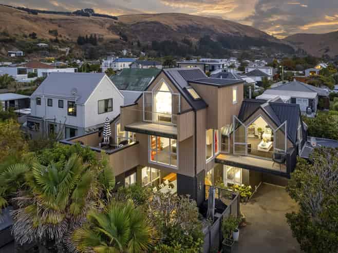 102A Esplanade, Sumner