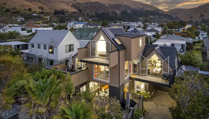 102A Esplanade, Sumner