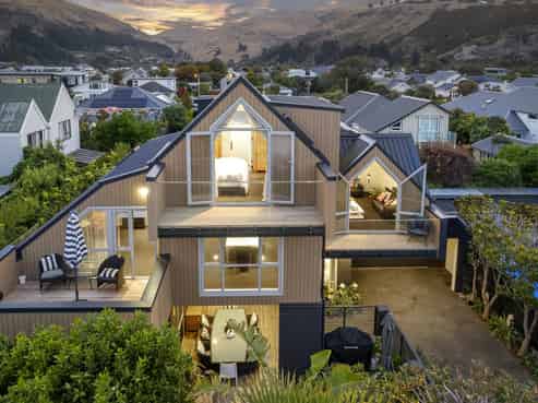 102A Esplanade, Sumner