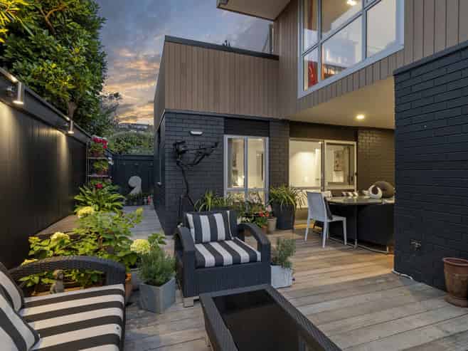 102A Esplanade, Sumner