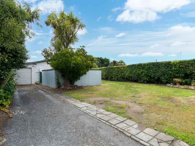 33 Kiharoa Street, Otaki Beach