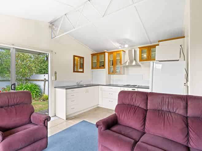 33 Kiharoa Street, Otaki Beach