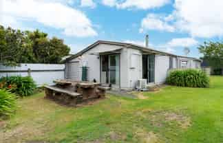 33 Kiharoa Street, Otaki Beach