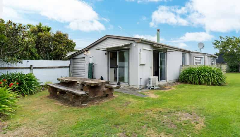 33 Kiharoa Street, Otaki Beach