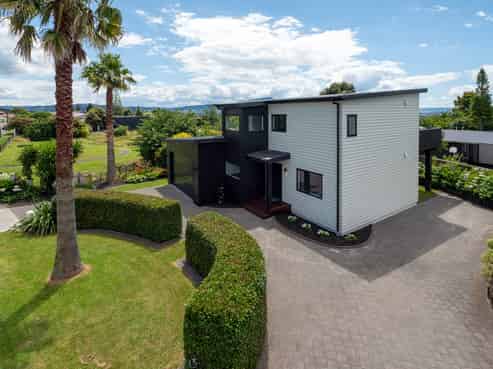 13A Kerswell Terrace, Tihiotonga