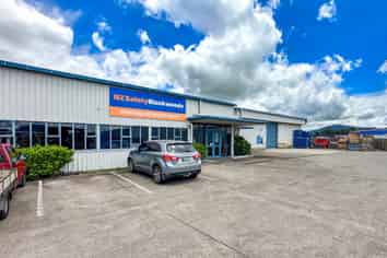 Massive Height and Size Warehouse