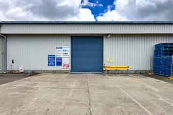 Massive Height and Size Warehouse