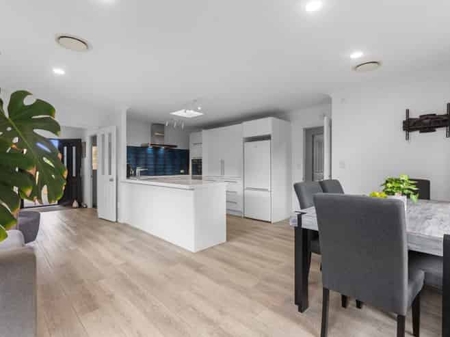 46 Oriental Parade, Papamoa