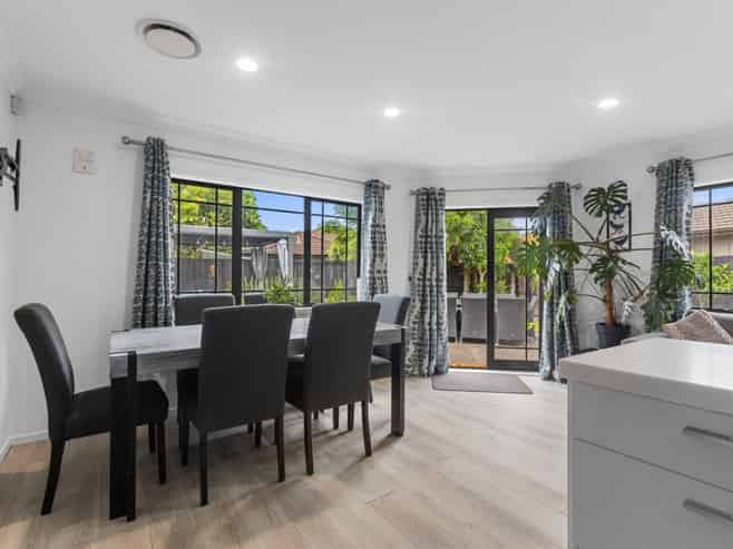 46 Oriental Parade, Papamoa