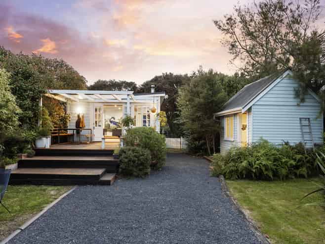 92 Beach Road, Purakaunui