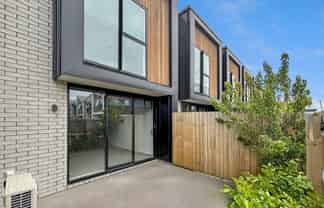 8/323 Lincoln Road , Addington