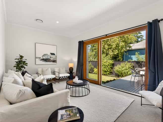 1002 Fitzroy Avenue, Mahora