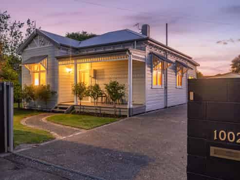 1002 Fitzroy Avenue, Mahora