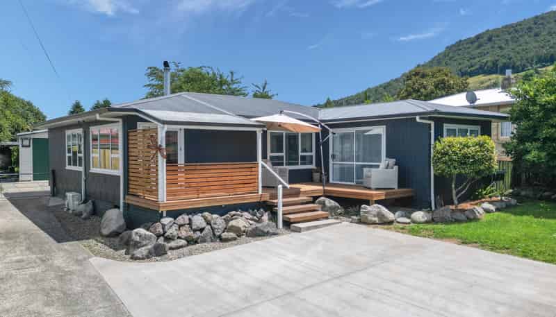 42 Island View Road, Western Heights