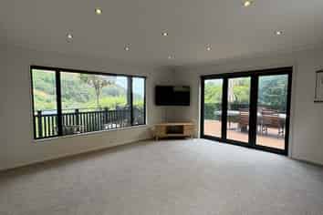 140 Sumnervale Drive, Sumner