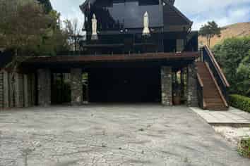 140 Sumnervale Drive, Sumner