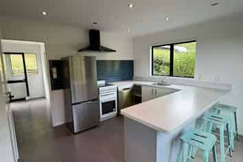 140 Sumnervale Drive, Sumner