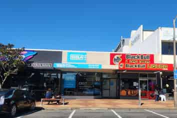 Retail or hospo site in Porirua