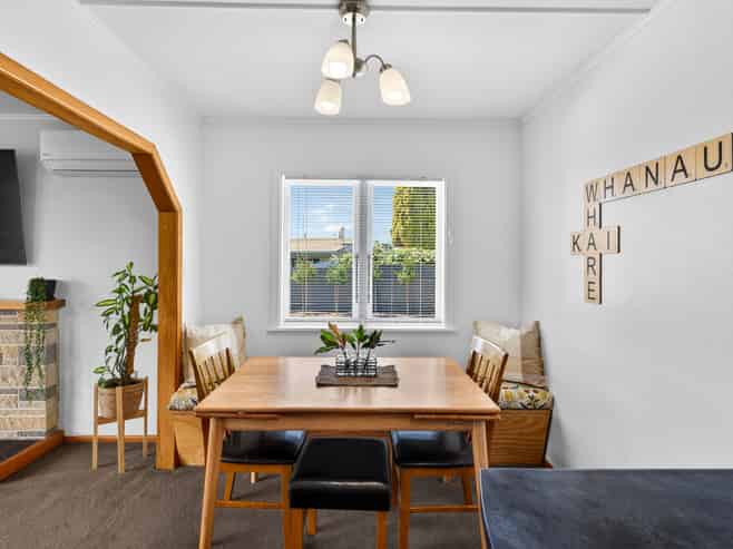 103 Warwick Road, Mayfair