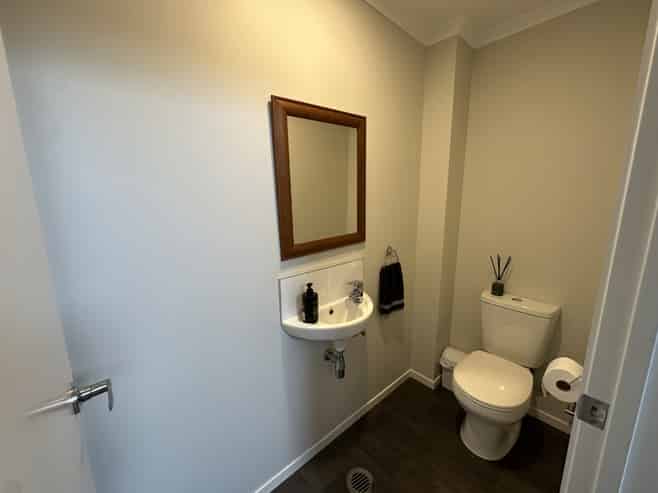 2/19 Albert Street, Hamilton East