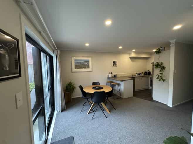 2/19 Albert Street, Hamilton East