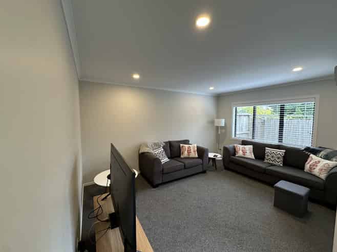 2/19 Albert Street, Hamilton East