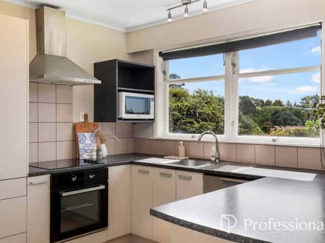 31 Rimu Road, Raumati Beach