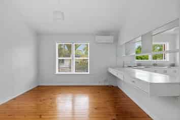 2/76 Port Albert Road, Wellsford