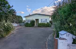 37 Mako Mako Road, Levin