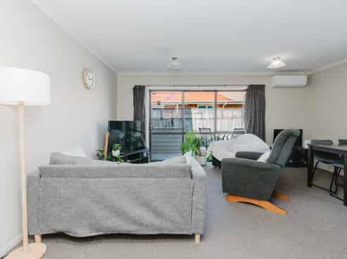 4/82 Clyde Street, Hamilton East