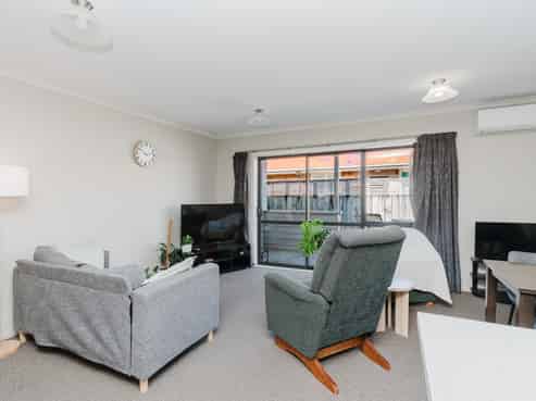 4/82 Clyde Street, Hamilton East