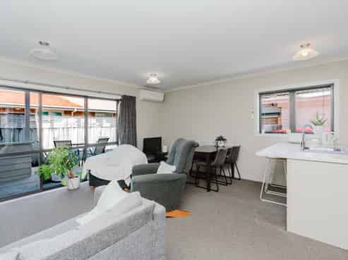 4/82 Clyde Street, Hamilton East