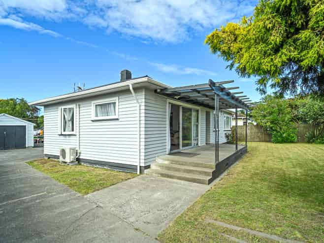 1105 Cunningham Crescent, Mayfair