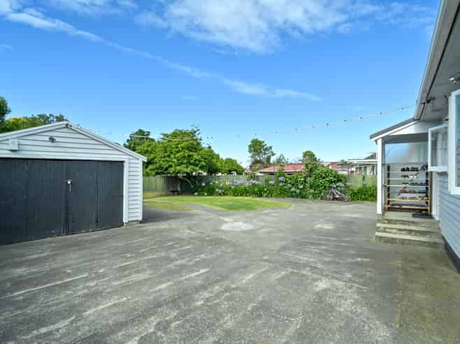 1105 Cunningham Crescent, Mayfair