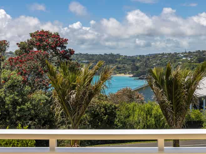 27 Korora Road, Oneroa