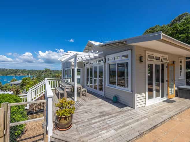 27 Korora Road, Oneroa