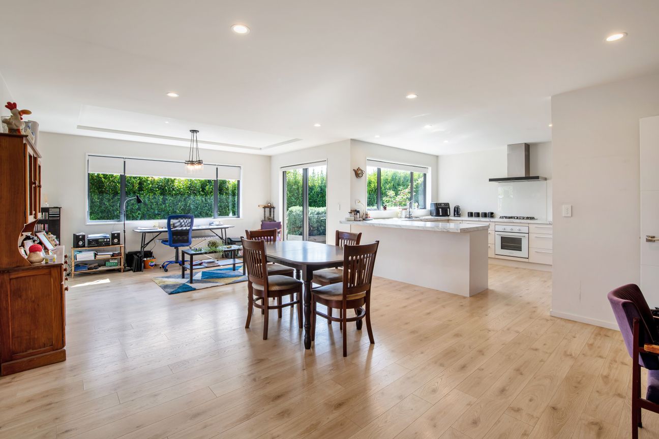 Big On Living, Low On Maintenance! - Altro
