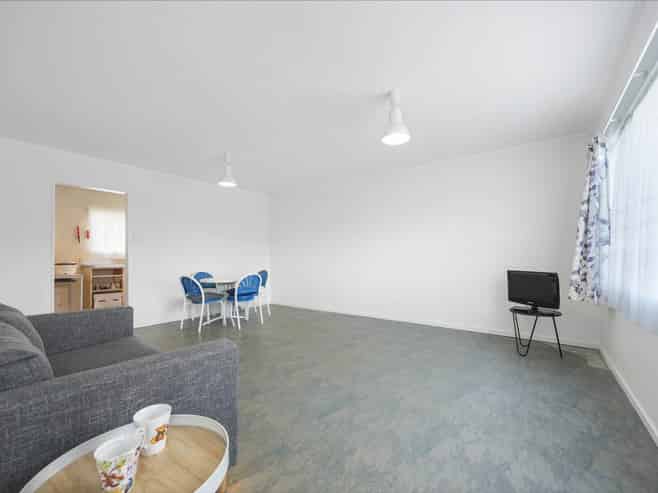 4/78 West Coast Road, Glen Eden