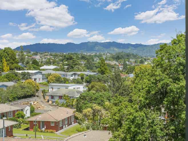 4/78 West Coast Road, Glen Eden