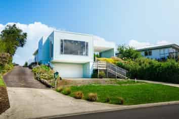 15 Opotoru Road, Raglan