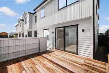 5 Spars Road, Wainui