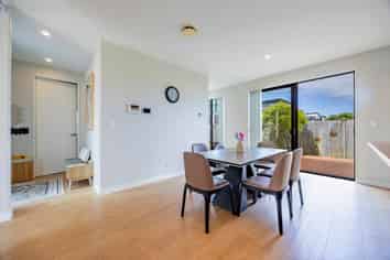 4 Irving Place, Hobsonville