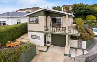 62 Easther Crescent, Kew